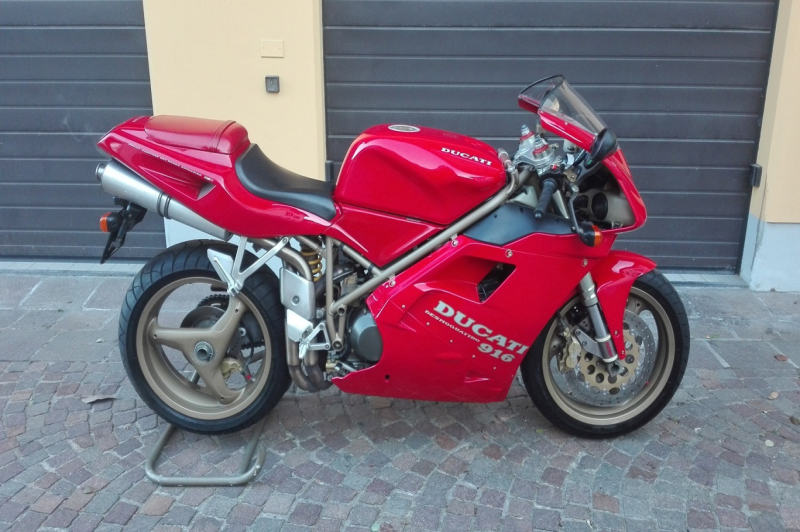 Ducati 916 biposto